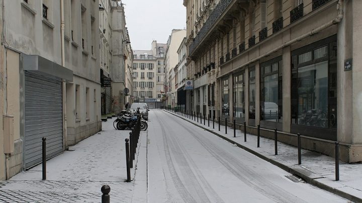 Redresse poteau : une solution plus économique pour les communes